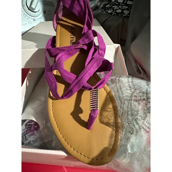 JustFab Lilly Fuchsia Tie Up Gladiator Sandals Size 7.5 WW NWT - Picture 3 of 5